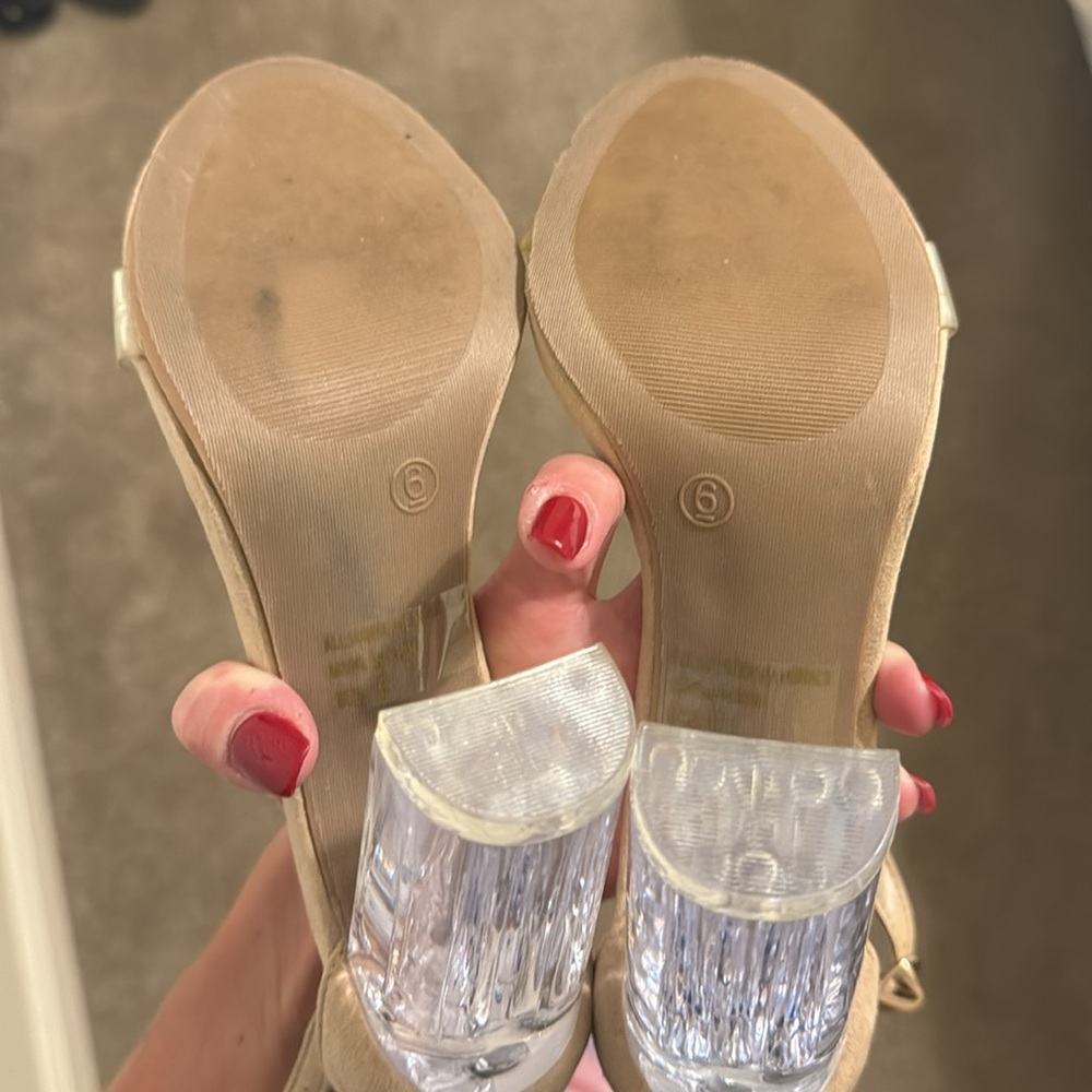 Nude/clear heels - Picture 4 of 4